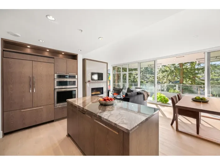 407 1501 VIDAL STREET, White Rock