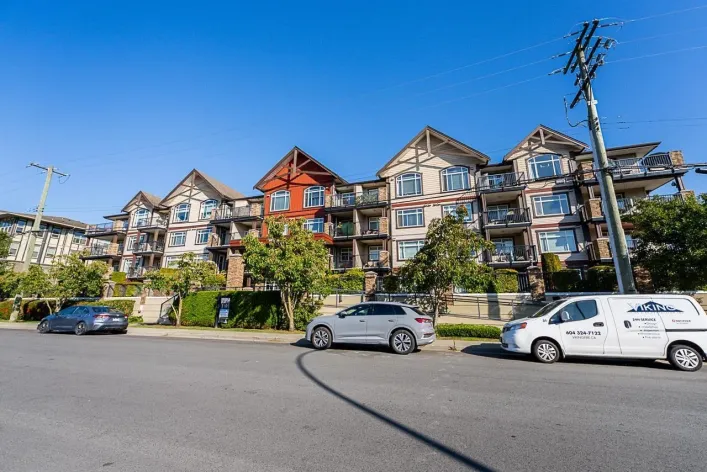 407 19939 55A AVENUE, Langley