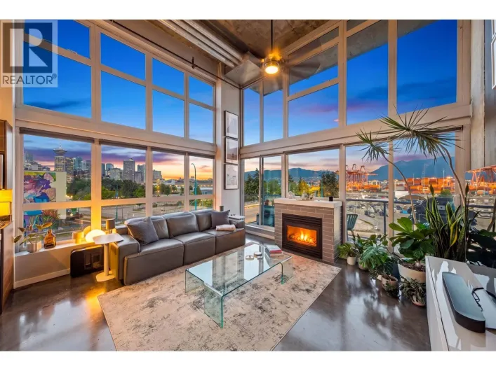 407 289 ALEXANDER STREET, Vancouver