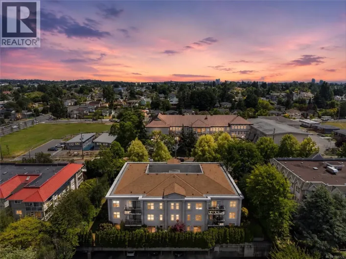 407 3160 Albina St, Saanich