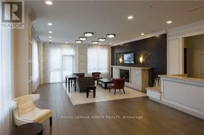 407 - 35 SARANAC BOULEVARD, Toronto