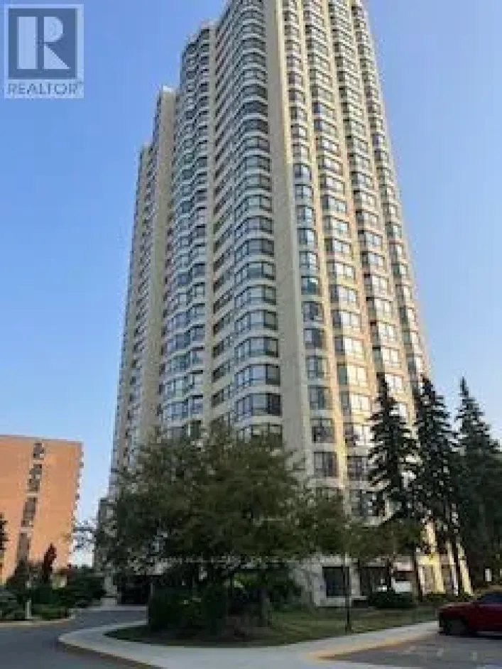 407 - 8 LISA STREET, Brampton