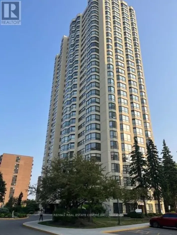 407 - 8 LISA STREET, Brampton