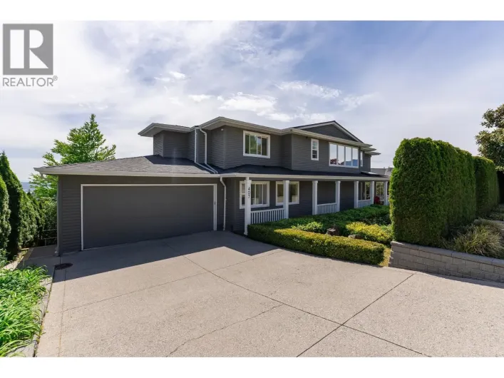 407 BRAND STREET, North Vancouver