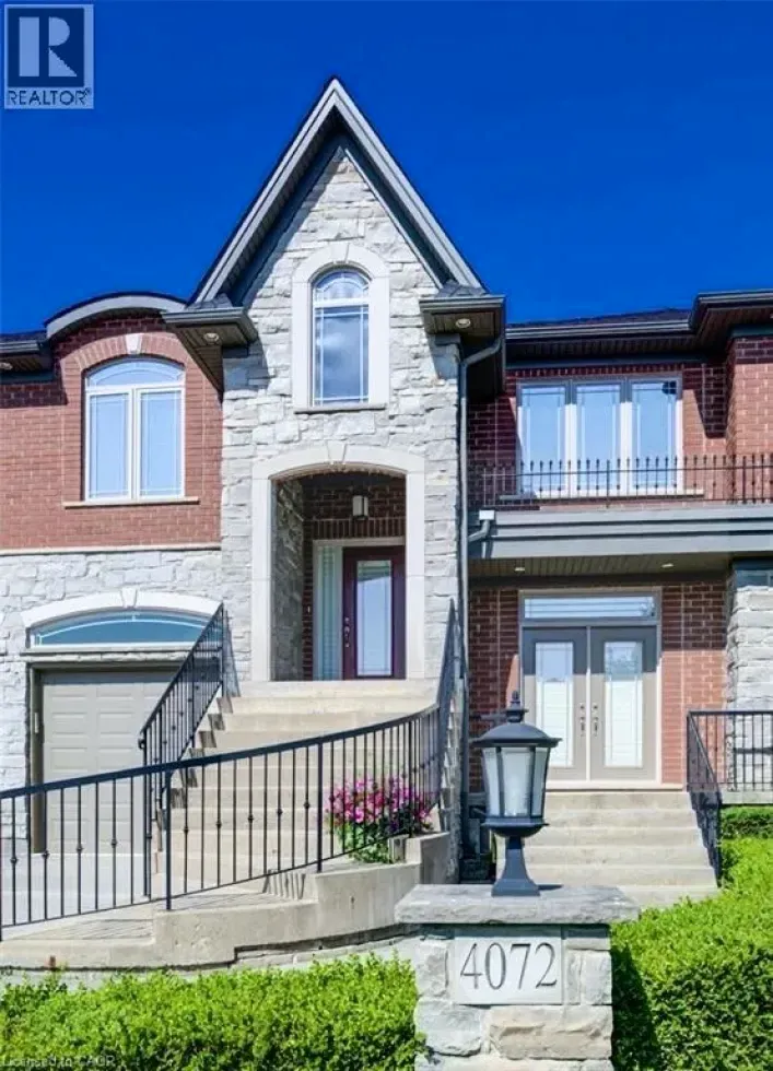 House for sale: 4072 HIGHLAND PARK Drive, Beamsville