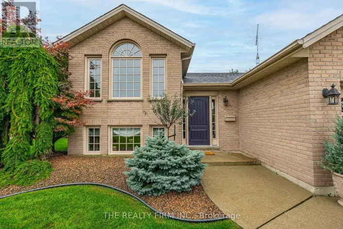 4077 PINE CRESCENT, Petrolia