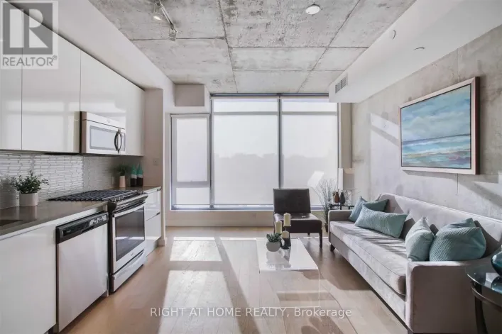 408 - 111 BATHURST STREET, Toronto