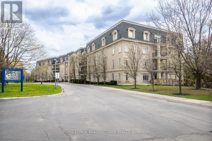 408 - 443 CENTENNIAL FOREST DRIVE, Milton