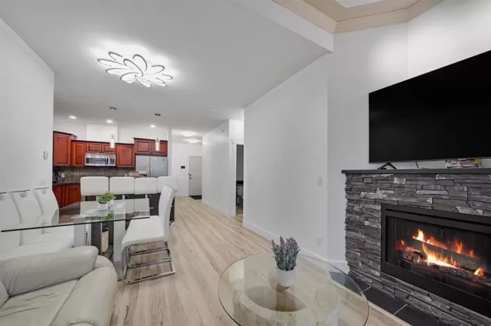 408 46021 SECOND AVENUE|Chilliwack Downtown, Chilliwack