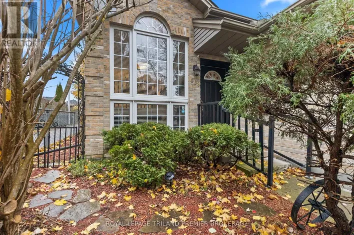 408 BROOKHAVEN PLACE, London East