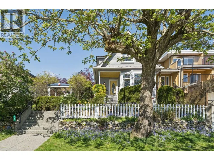 408 E 2ND STREET, North Vancouver