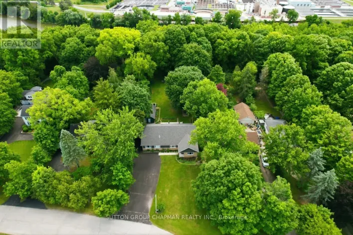 408 OLD RIVERSIDE DRIVE, London North