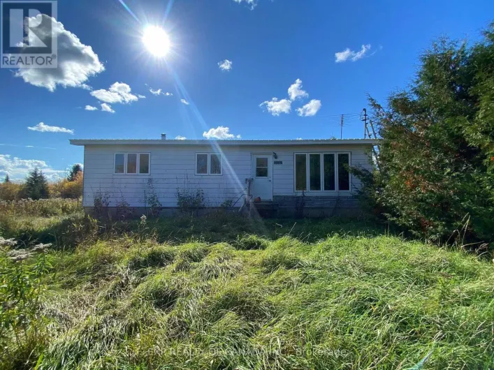 House for sale: 408 SILVER QUEEN LAKE ROAD, Cochrane