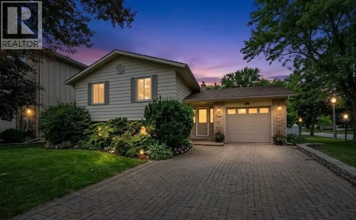 4084 Bluepoint DRIVE, Plympton-Wyoming
