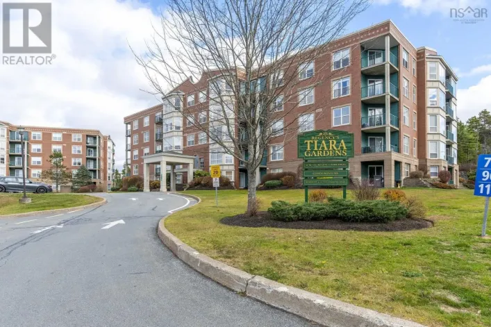 409 114 Regency Park Drive, Halifax