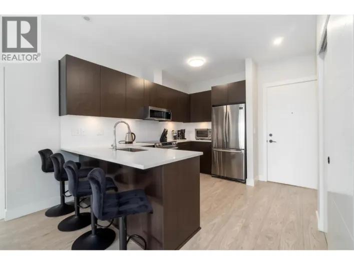 409 1633 TATLOW AVENUE, North Vancouver