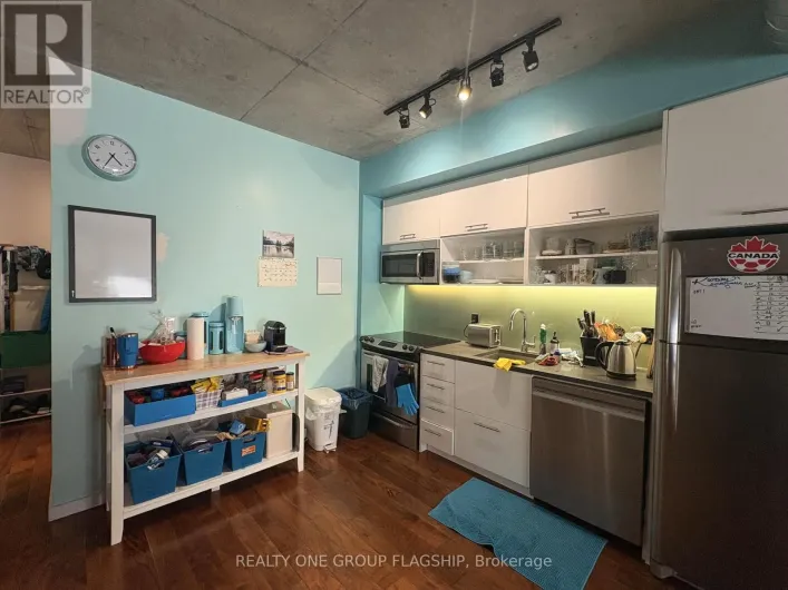 409 - 32 TROLLEY CRESCENT, Toronto