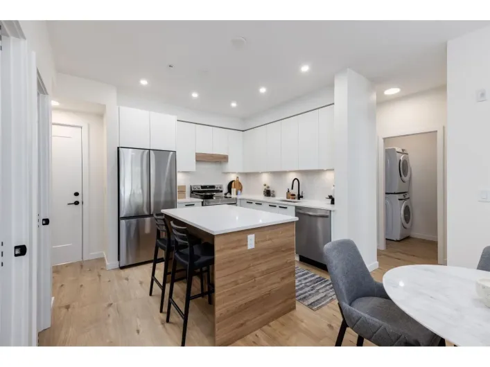 409 33920 BEST AVENUE, Mission