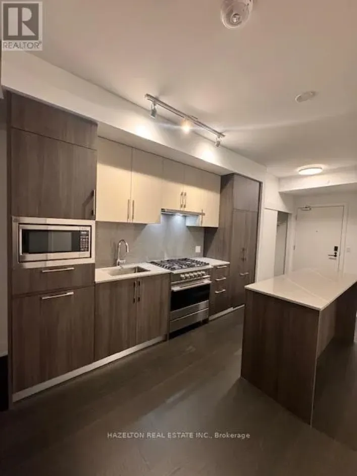 409 - 8 MANOR ROAD W, Toronto