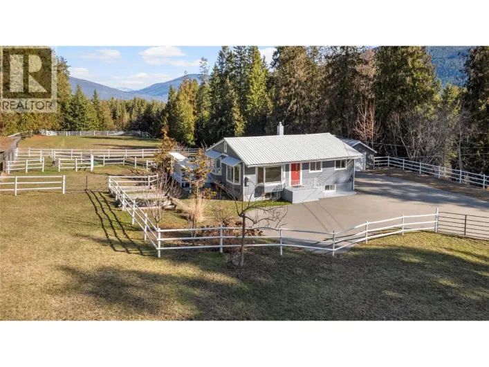 4091 10 Avenue SE, Salmon Arm