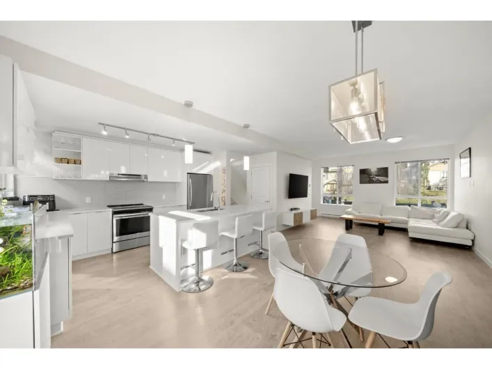 41 15151 EDMUND DRIVE, Surrey