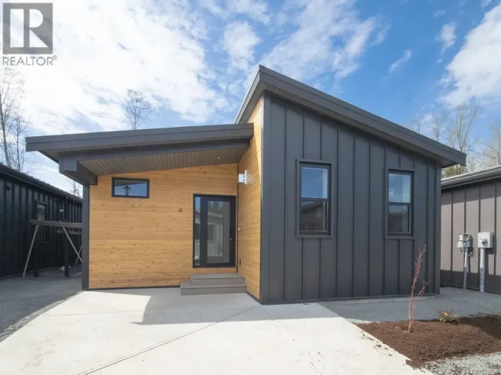 41 3025 Royston Rd, Cumberland