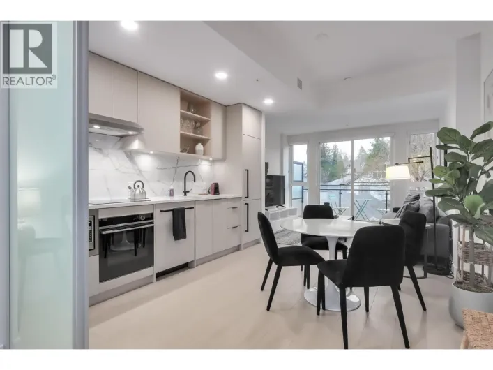 41* 422 E 3RD STREET, North Vancouver