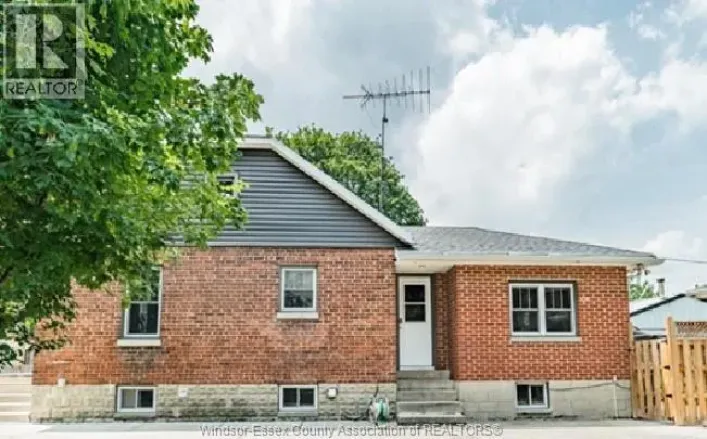 41 ALEXANDRA South West Unit# Back, Chatham