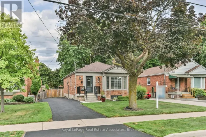 41 ASHBOURNE DRIVE, Toronto
