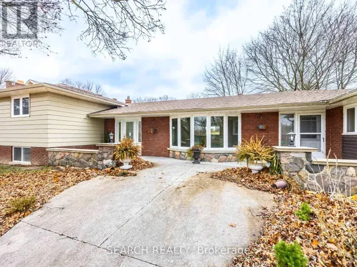 House for sale: 41 HAMILTON DRIVE, Newmarket