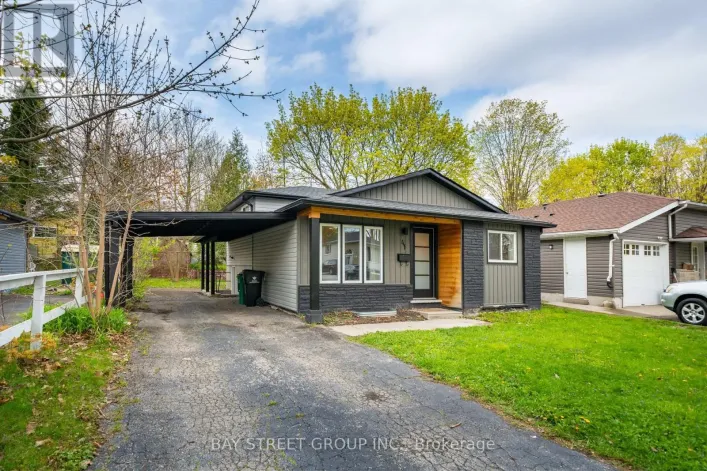 41 HELENE CRESCENT, Waterloo