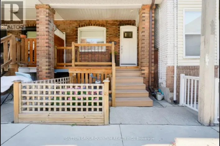 Row / Townhouse for sale: 41 MANNING AVENUE, Toronto