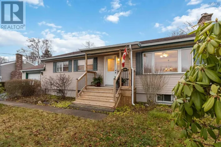 41 Raymoor Drive, Woodlawn