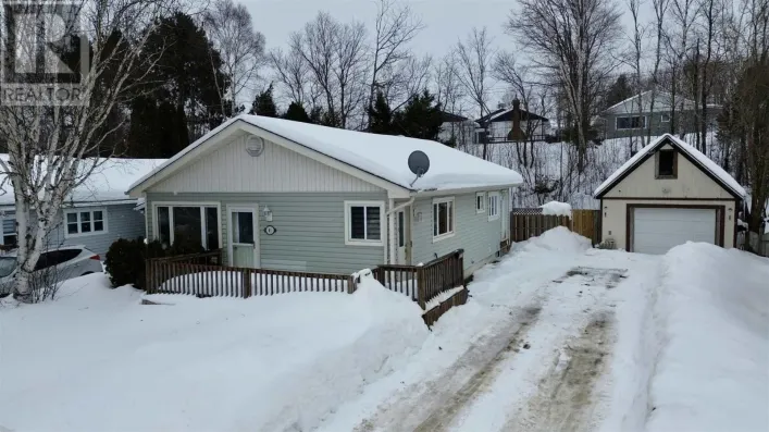 41 Robertson RD, Elliot Lake