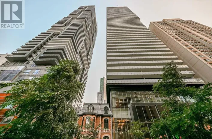 410 - 15 GRENVILLE STREET, Toronto