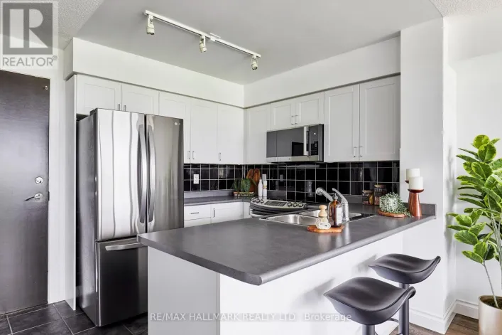 410 - 1600 CHARLES STREET, Whitby