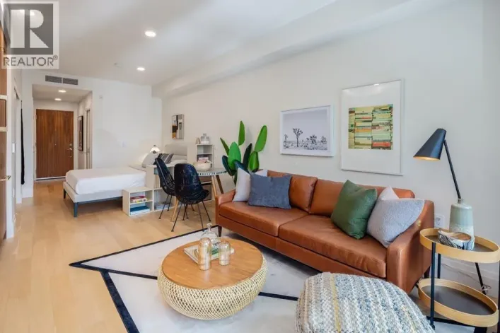 410 2550 GARDEN DRIVE, Vancouver