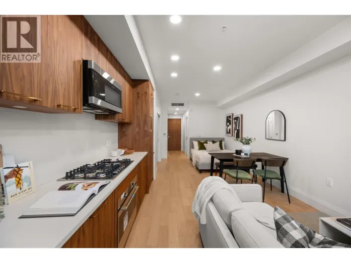 410 2550 GARDEN DRIVE, Vancouver