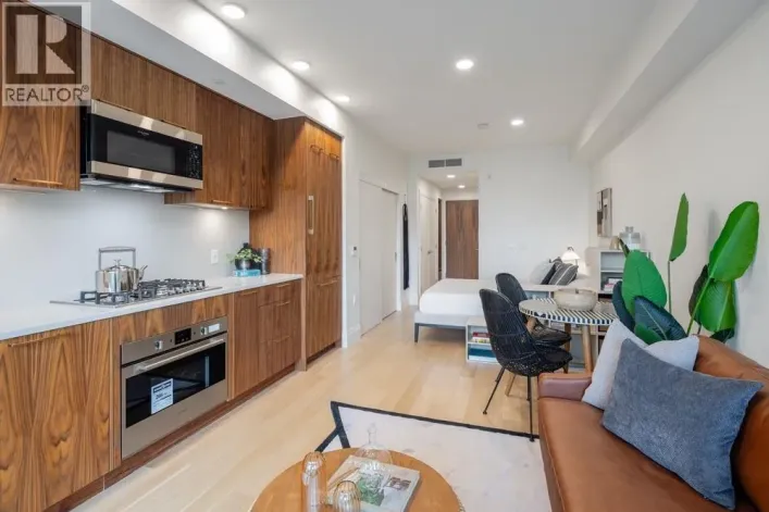 410 2550 GARDEN DRIVE, Vancouver