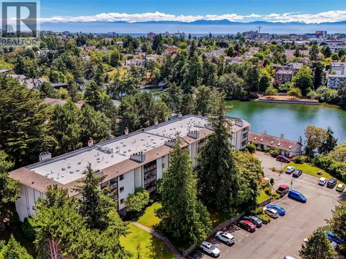 410 69 Gorge Rd W, Saanich