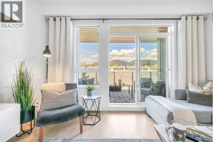 410 711 W 14TH STREET, North Vancouver