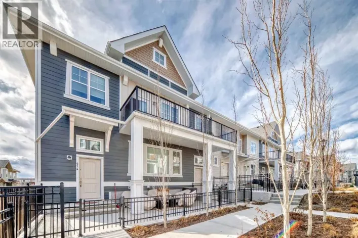 410 Cranbrook Walk SE, Calgary