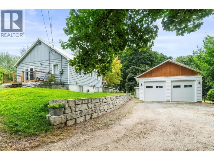 410 Foothill Road SW, Salmon Arm