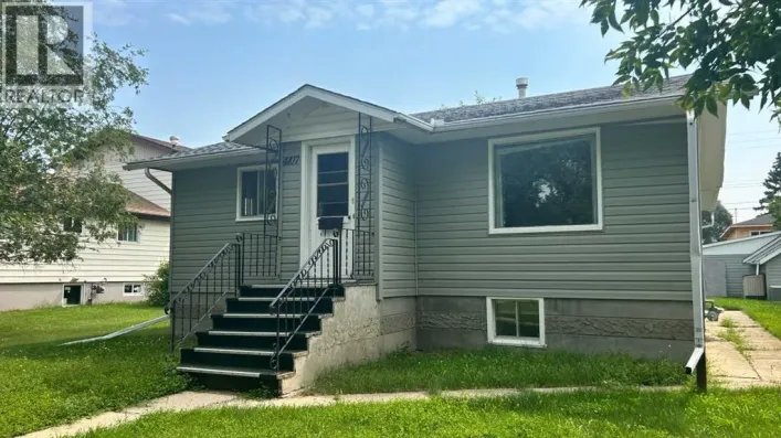 4107 50 Avenue, Camrose
