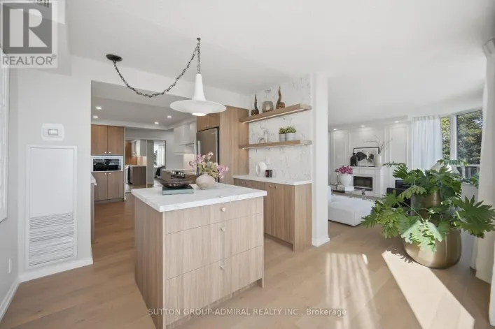 411 - 1 ABERFOYLE CRESCENT, Toronto