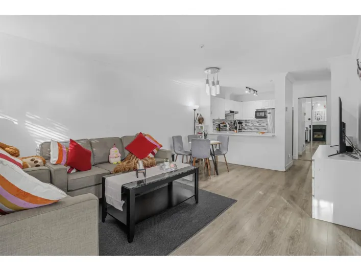 411 13733 74 AVENUE, Surrey