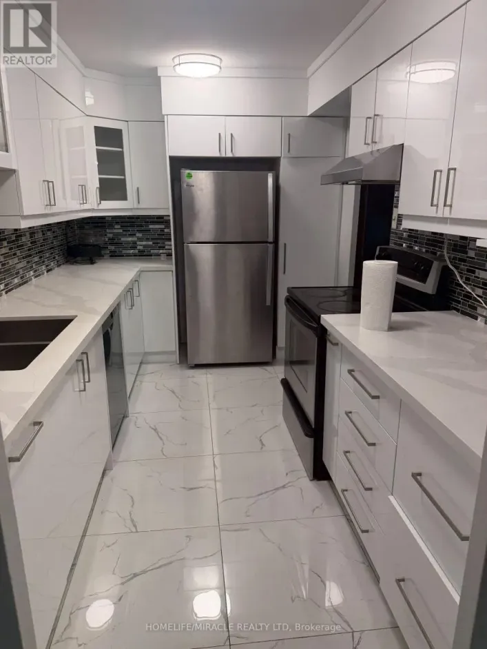 411 - 2835 ISLINGTON AVENUE, Toronto