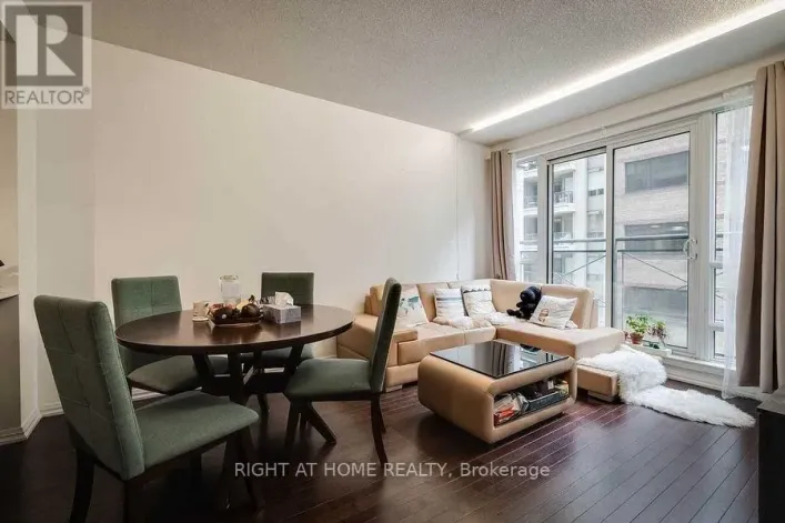 411 - 35 HAYDEN STREET, Toronto