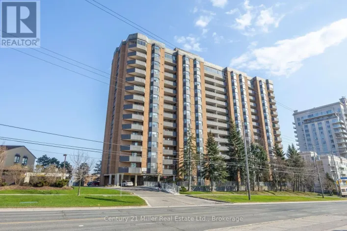 Apartment for sale: 411 - 3845 LAKE SHORE BOULEVARD W, Toronto