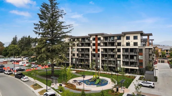 411 45505 CAMPUS DRIVE|Garrison Crossing, Chilliwack